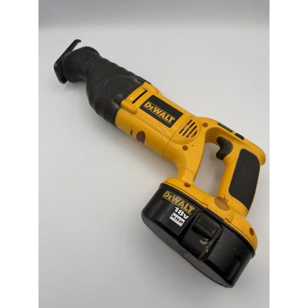DEWALT DW938 18V Cordless Reciprocating Saw + DC9096 18v XRP Battery SEE VIDEO!